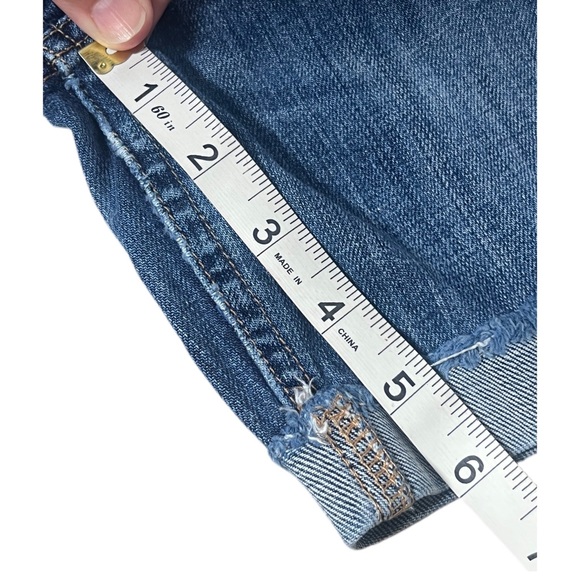 Hollister denim shorts, Jean shorts 6" inseam, Size 7 / 28 distressed, - Picture 4 of 5